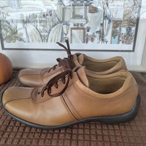 Men's "Via Spiga" Butterscotch Leather Italian-Made Driving Moc Oxford. Size 9.5